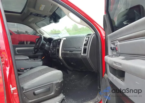 2019 Ram 1500 Classic Big Horn 4X4 5'7 Box z USA, uszkodzony, nr VIN 1C6RR7LT6KS527356